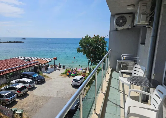 Къща за гости Blue Bay House