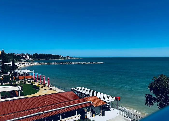 Blue Bay House Къща за гости 4*