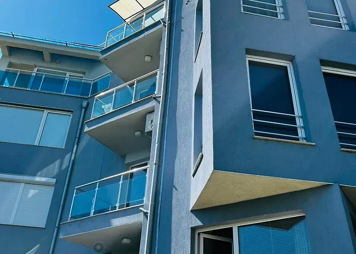 Blue Bay House Къща за гости 4*